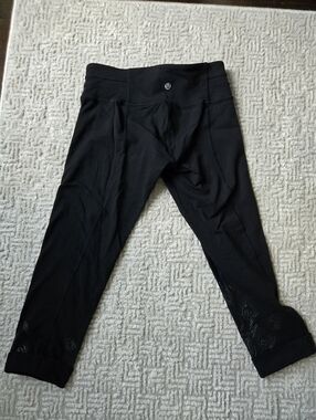 Lululemon Black Mid-Rise Leggings